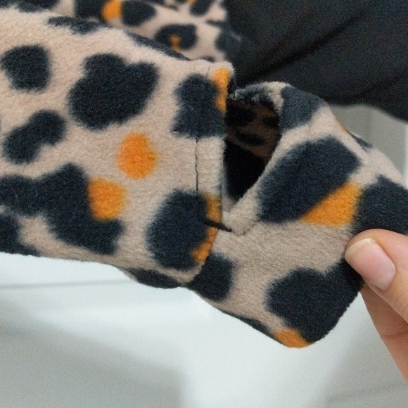 #55.Soft & Cozy Company Wrap Fleece Animal Print Cardigan with pockets.Small - Picture 5 of 11